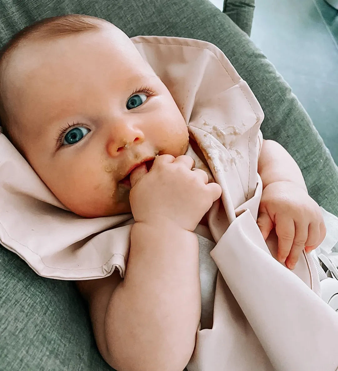 High Chair | Me + Free Powder Pink Bib